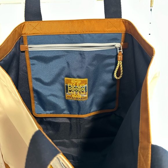 Tory Sport Large Everyday Patch Tote - Picture 4 of 5